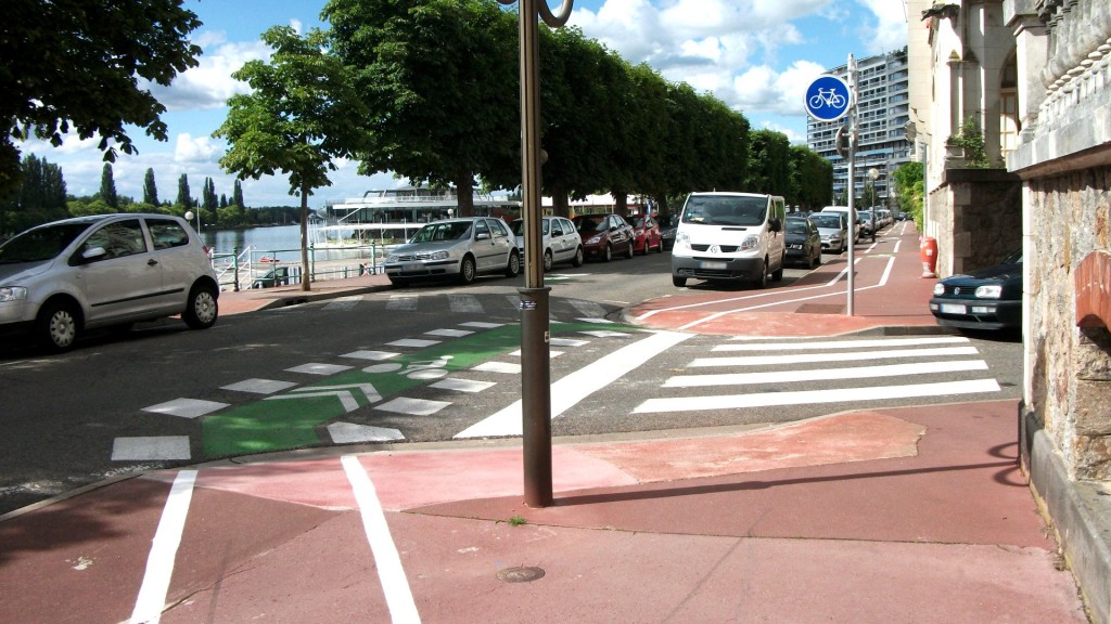 marquage vert pour les pistes cyclables